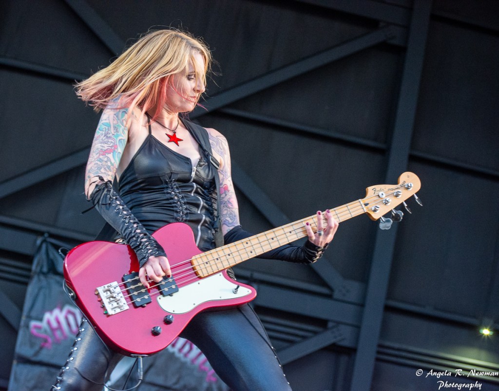 All Girl AC/DC Tribute Band Shoot To Thrill Rocks Knoxville Tennessee ...