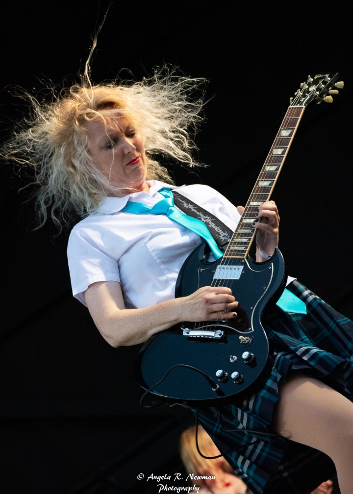 All Girl AC/DC Tribute Band Shoot To Thrill Rocks Knoxville Tennessee ...