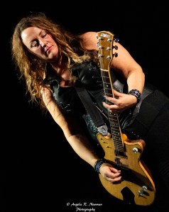 All Girl AC/DC Tribute Band Shoot To Thrill Rocks Knoxville Tennessee ...